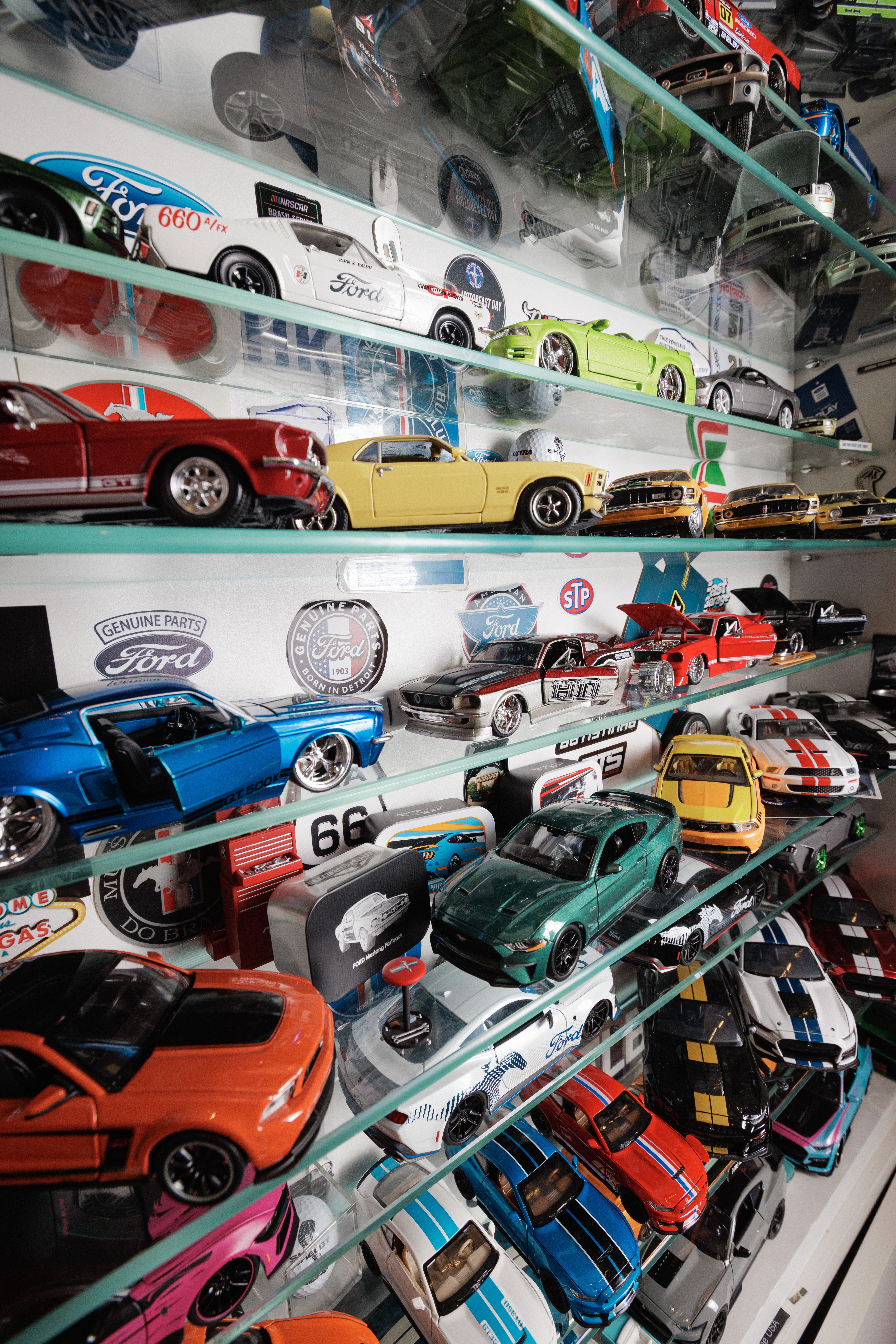 Coleção de miniaturas do Ford Mustang de Carlos Cosentino